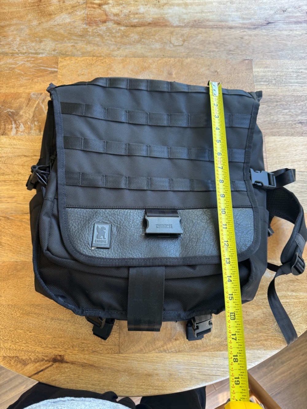 Chrome Industries messenger/backpack hybrid (Barragestyle) - Picture 5 of 11